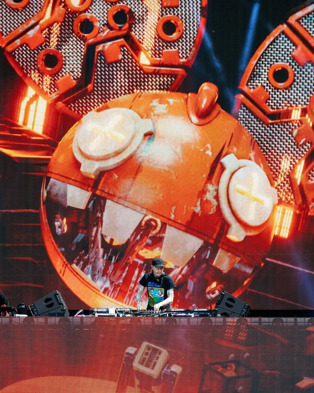 메인 스테이지 라이브 A/V — frame 1