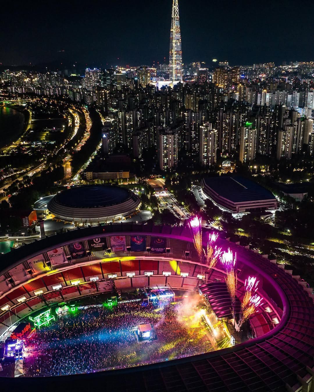 메인 스테이지 라이브 A/V — frame 1